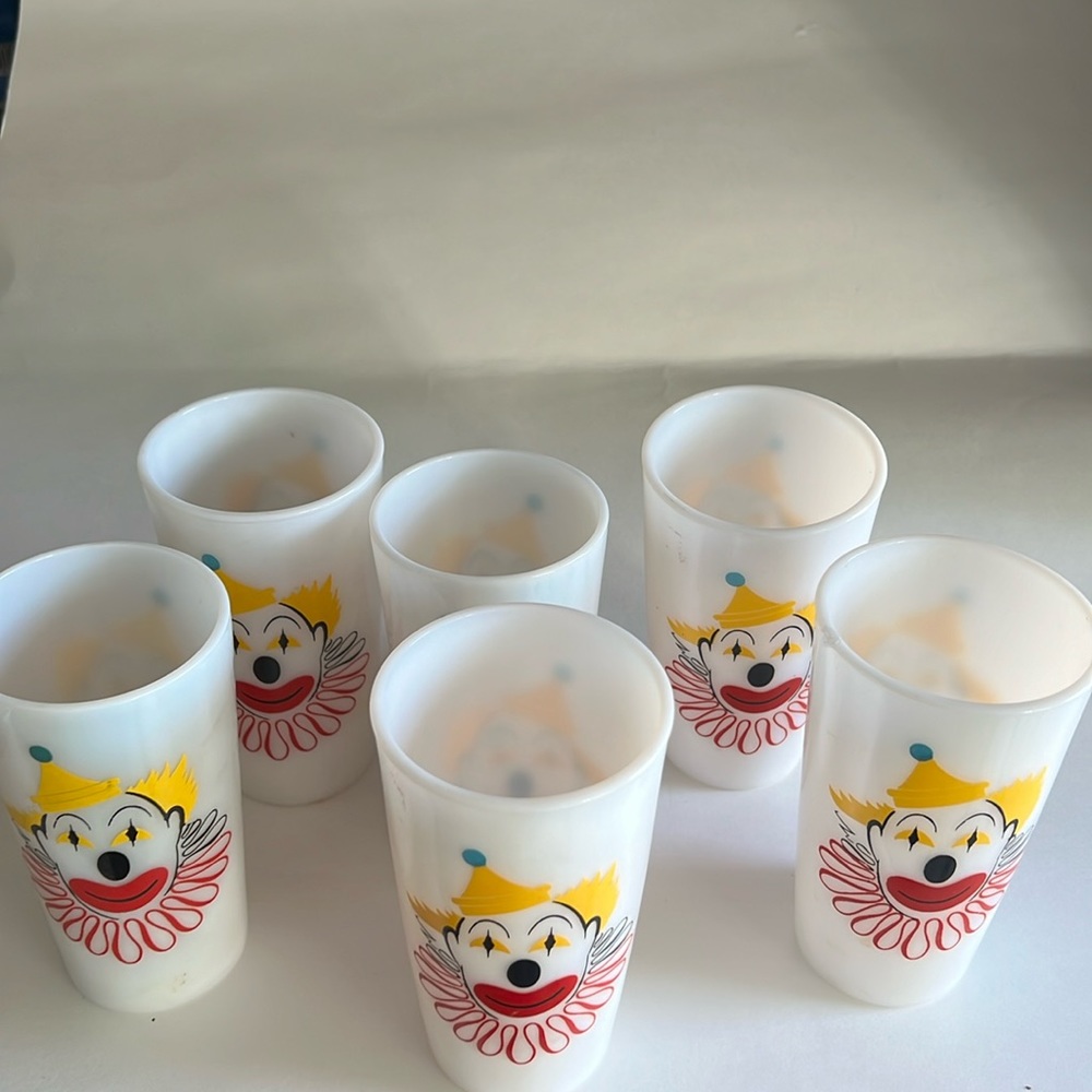 Set of 6 vintage hazel atlas clown face milk glass tumblers